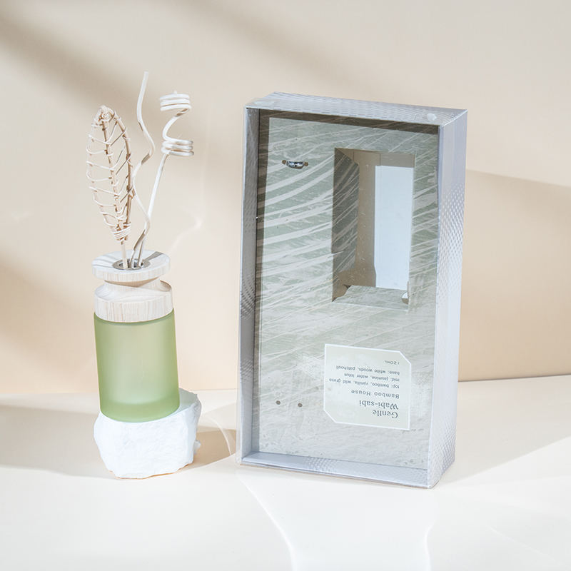 Hög cylindrisk glasflaska premium vass diffusor med trä stick-aroma diffusor säljare