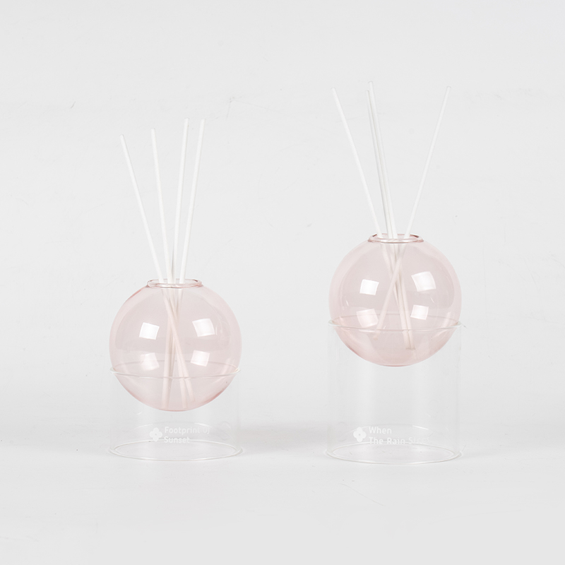 Genomskinlig glasbas, glaskula med rördiffusor-styling aromaterapi