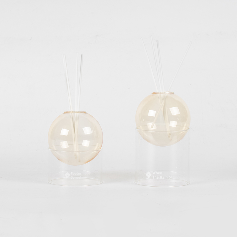 Genomskinlig glasbas, glaskula med rördiffusor-styling aromaterapi