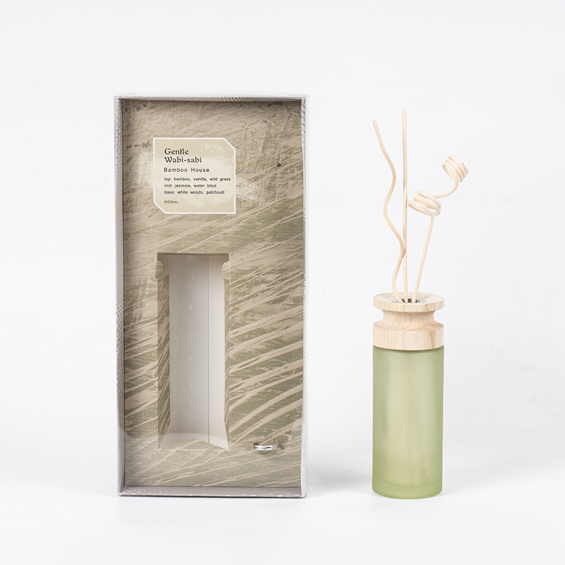 Högklassig cylindrisk glaskolv premium vassdiffusor med trästick-aroma diffusor leverantör